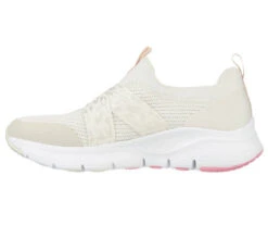 Naisten Tennarit Skechers Beige -Kenkä Kauppa tuotesivu NaistentennaritSkechersbeige 149717 9d17e88a28187e75228ff839c81a09e8 3